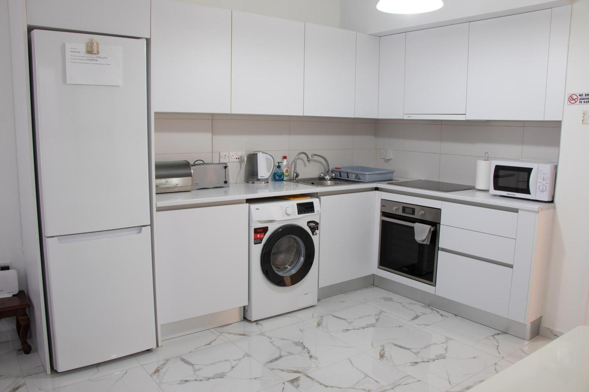 Apartment,near The Pinikoudes *