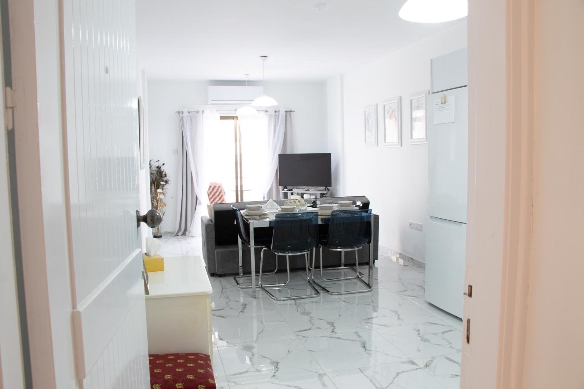 Apartamento Apartment,near The Pinikoudes Lárnaca