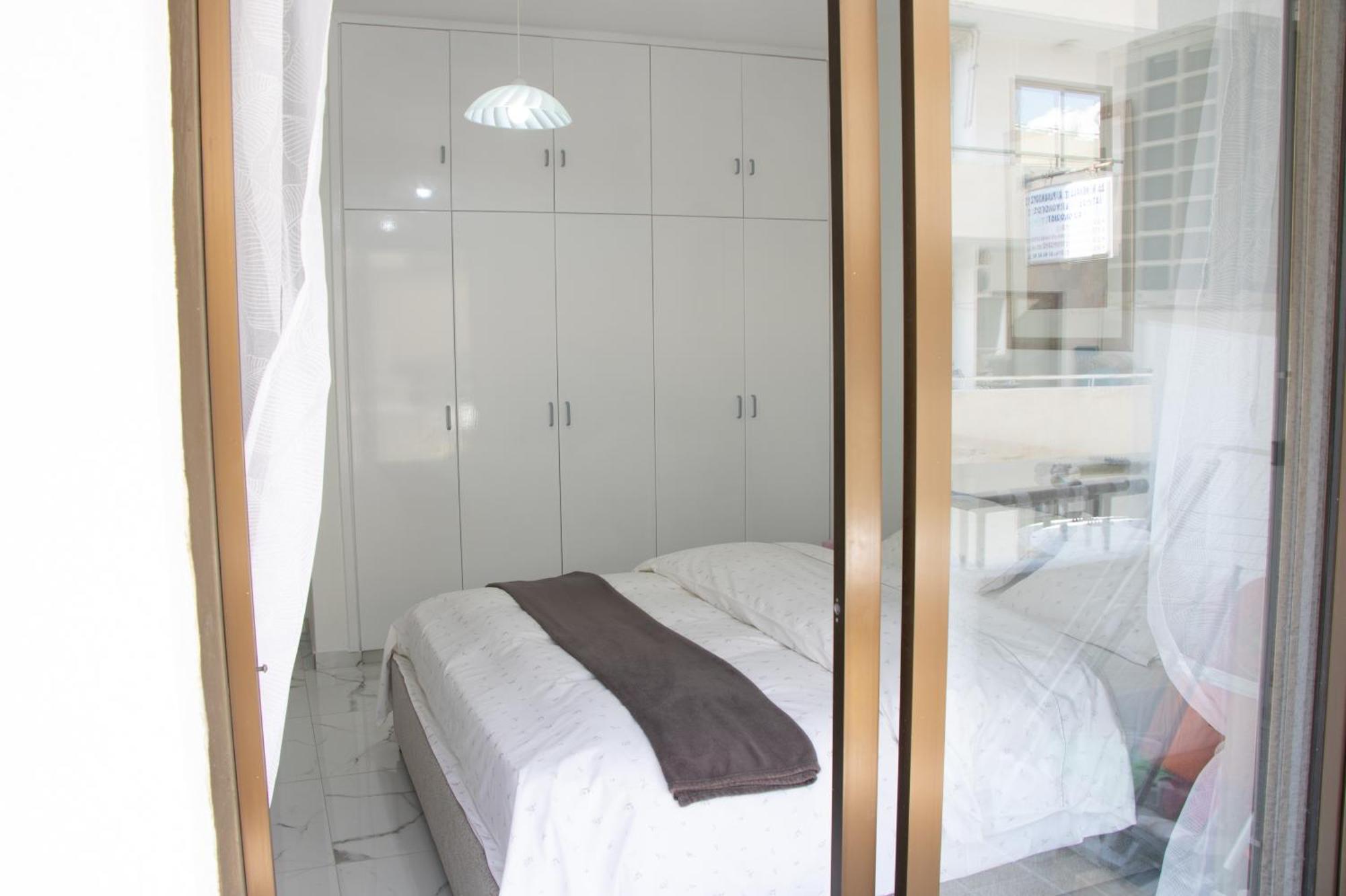 Apartment,near The Pinikoudes *