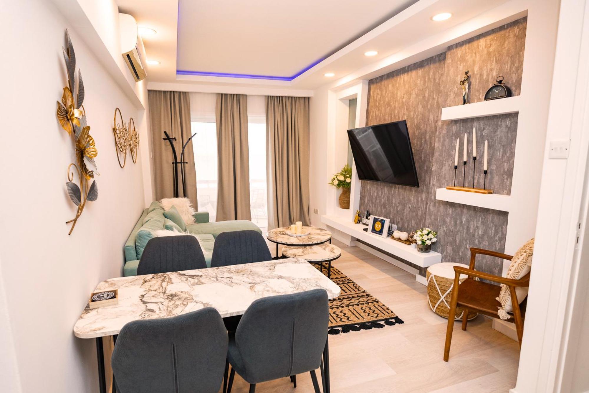 Lazuli Sea View Beachfront Ap 21 *