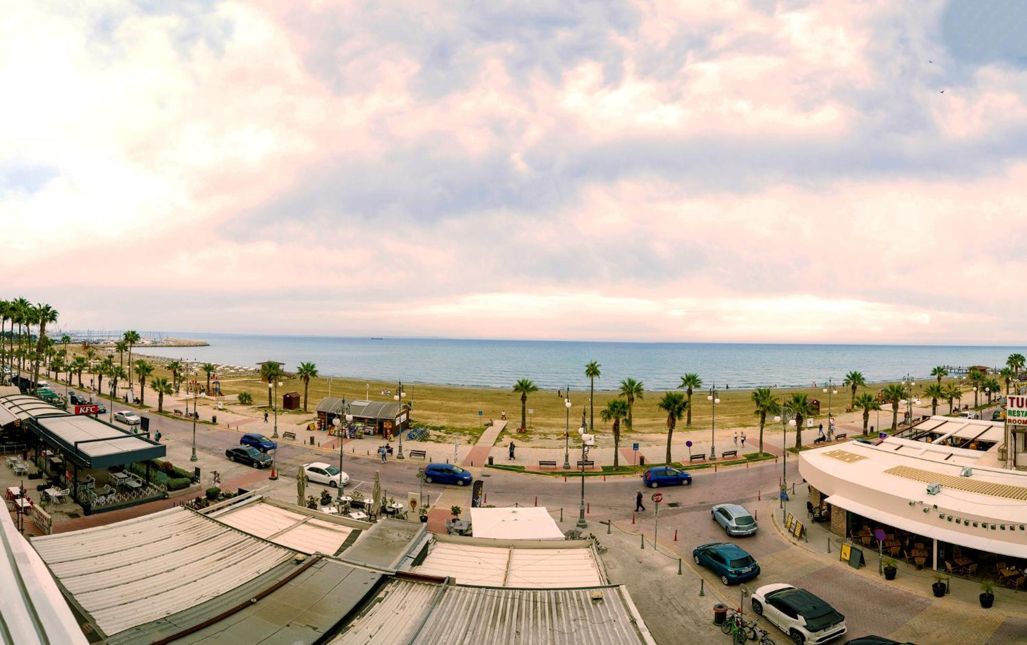Lazuli Sea View Beachfront Ap 21 * Larnaca