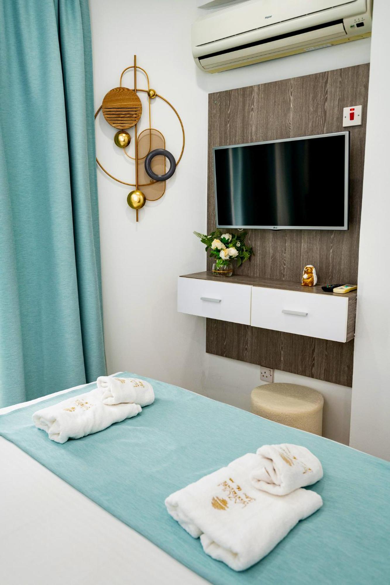 Lazuli Sea View Beachfront Ap 21 Apartment *