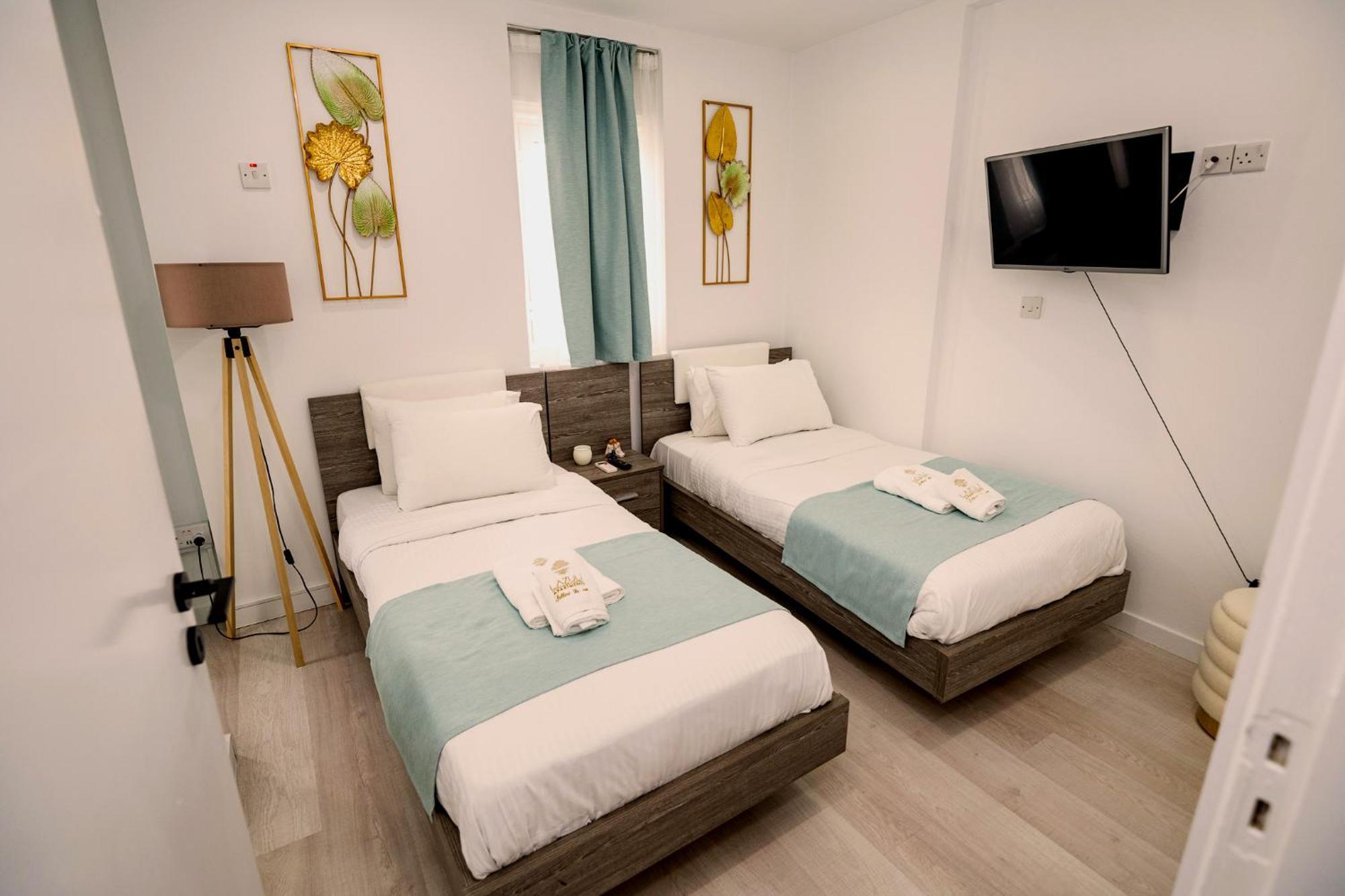 Lazuli Sea View Beachfront Ap 21 * Larnaca