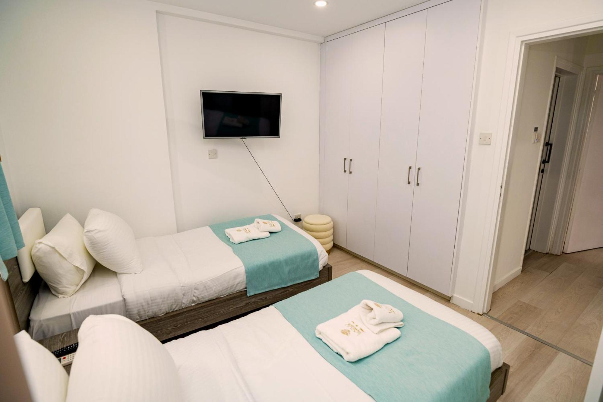 Lazuli Sea View Beachfront Ap 21