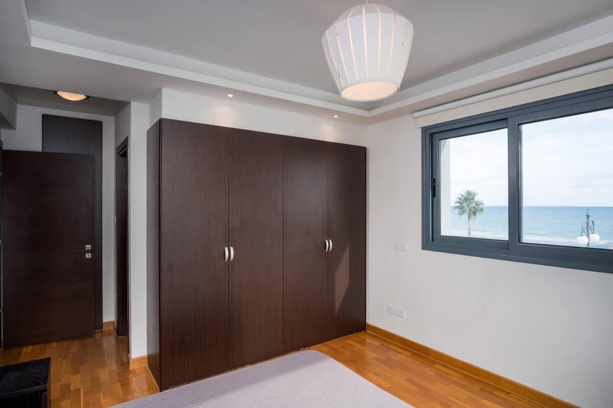 Holiday home Dios Ponte Finikoudes Beachfront Larnaca