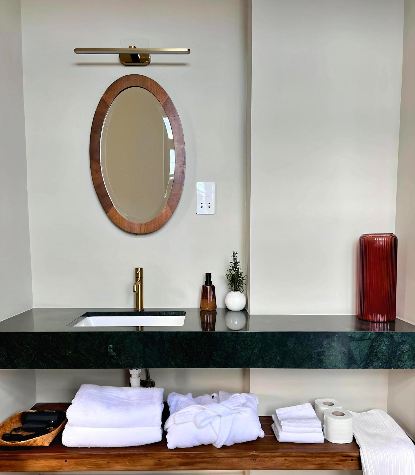 The Colonial Hotel 5*