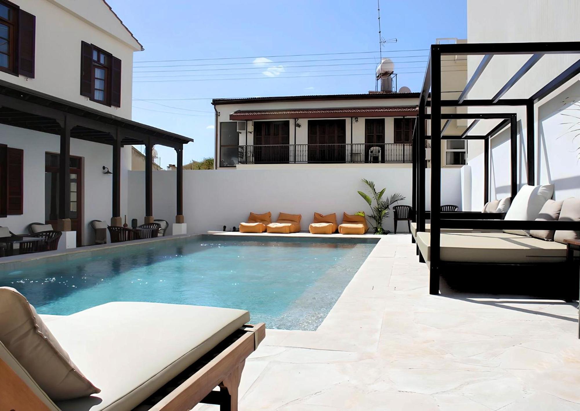 The Colonial Hotel