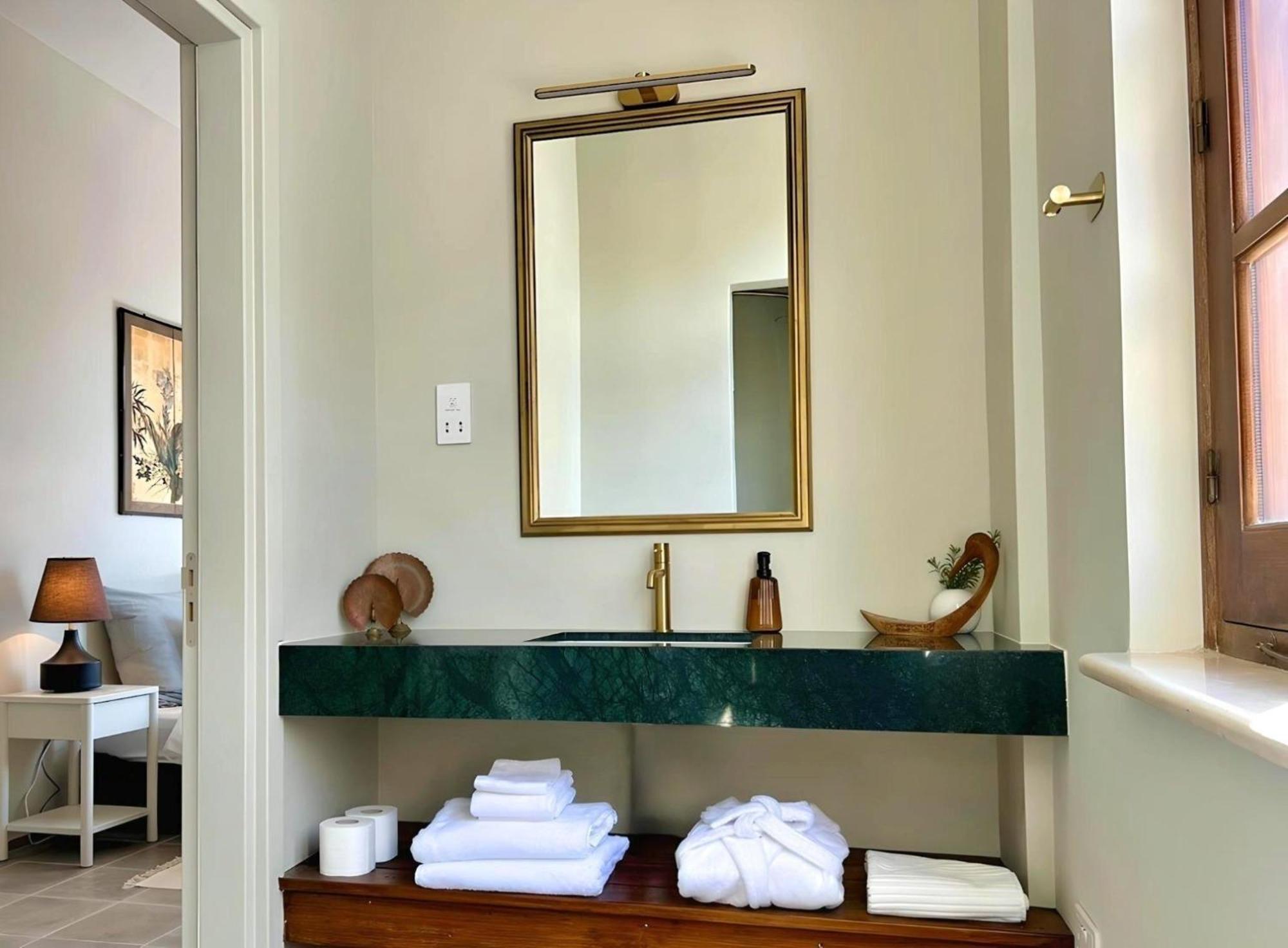 The Colonial Hotel 5*