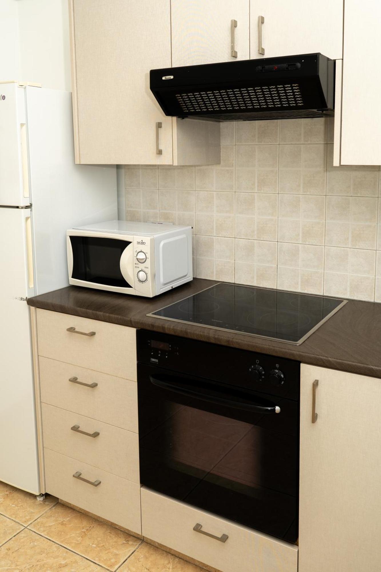 Olivia Mackenzie 2 Bedroom Flat With Pool Apartment