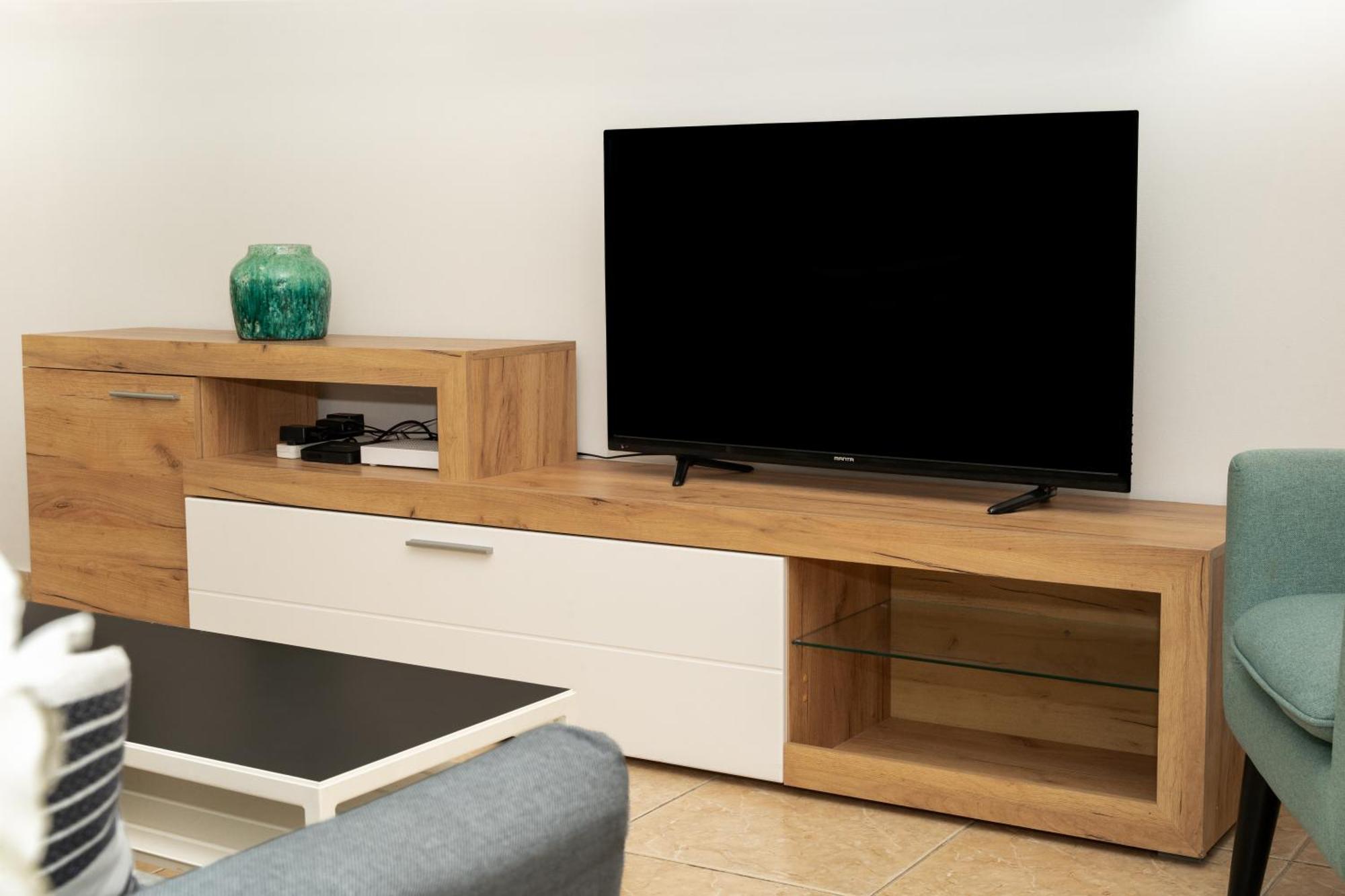 Olivia Mackenzie 2 Bedroom Flat With Pool * Larnaca