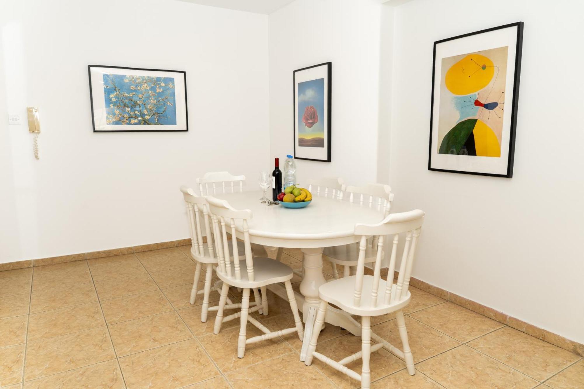 Apartment Olivia Mackenzie 2 Bedroom Flat With Pool *