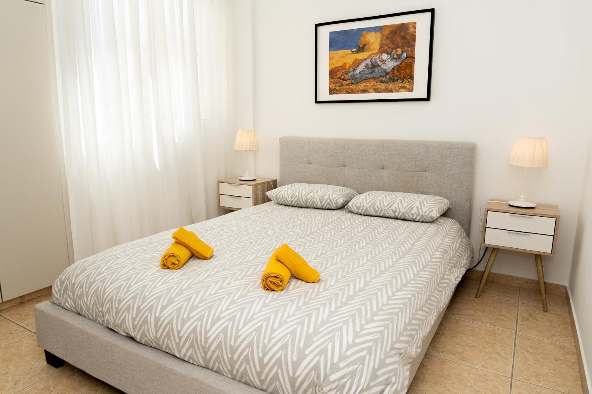 Olivia Mackenzie 2 Bedroom Flat With Pool Apartment *