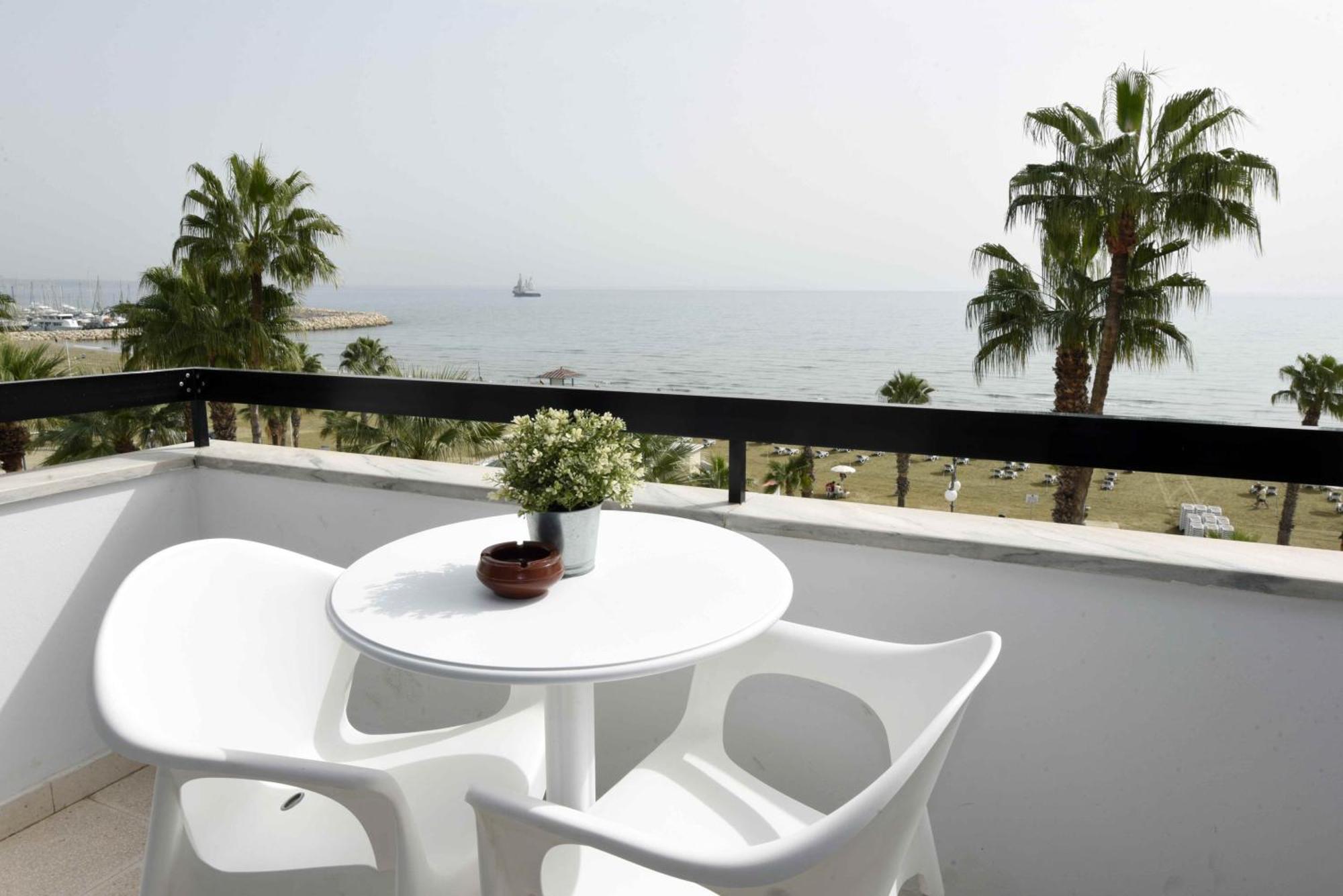 Apartamento Finikoudes Sunrise Sea View Lux *