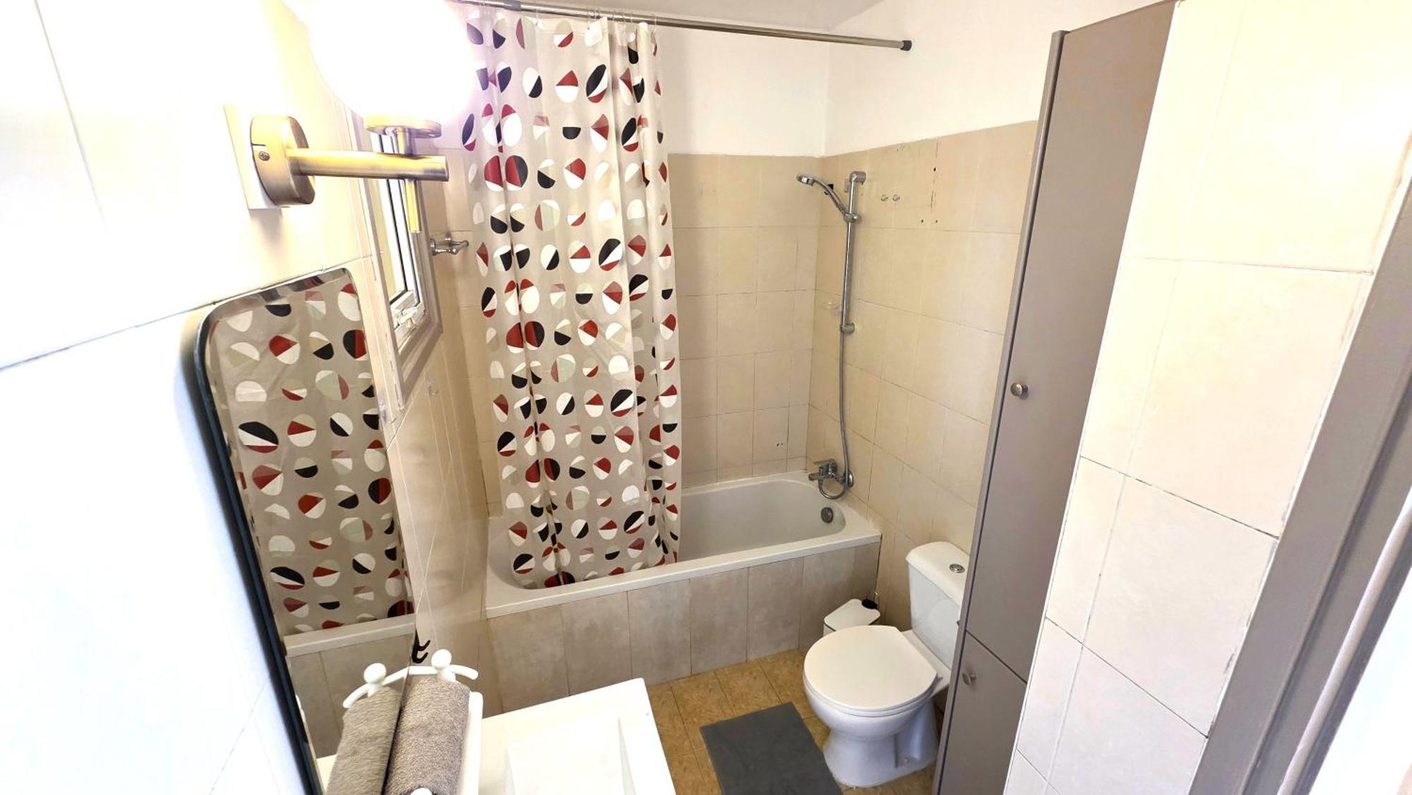 Apartment Stylish 2br With Balcony & Wi-fi *