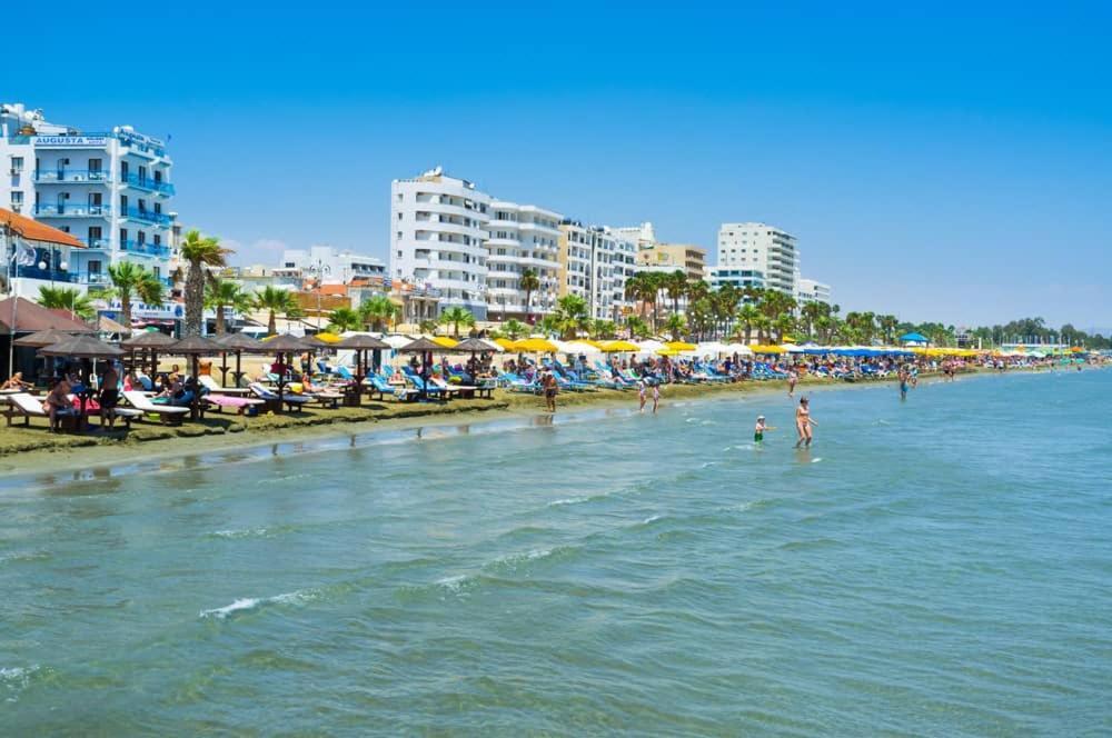 Apartment Awesome Sea & Marina View Center 1 Bdr Flat