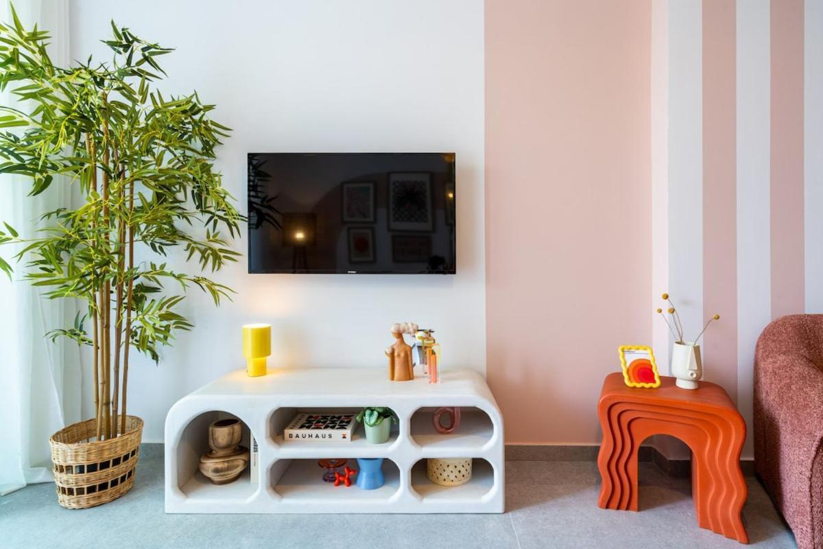 Lunette - Artful 1-br & Balcony In Apartment