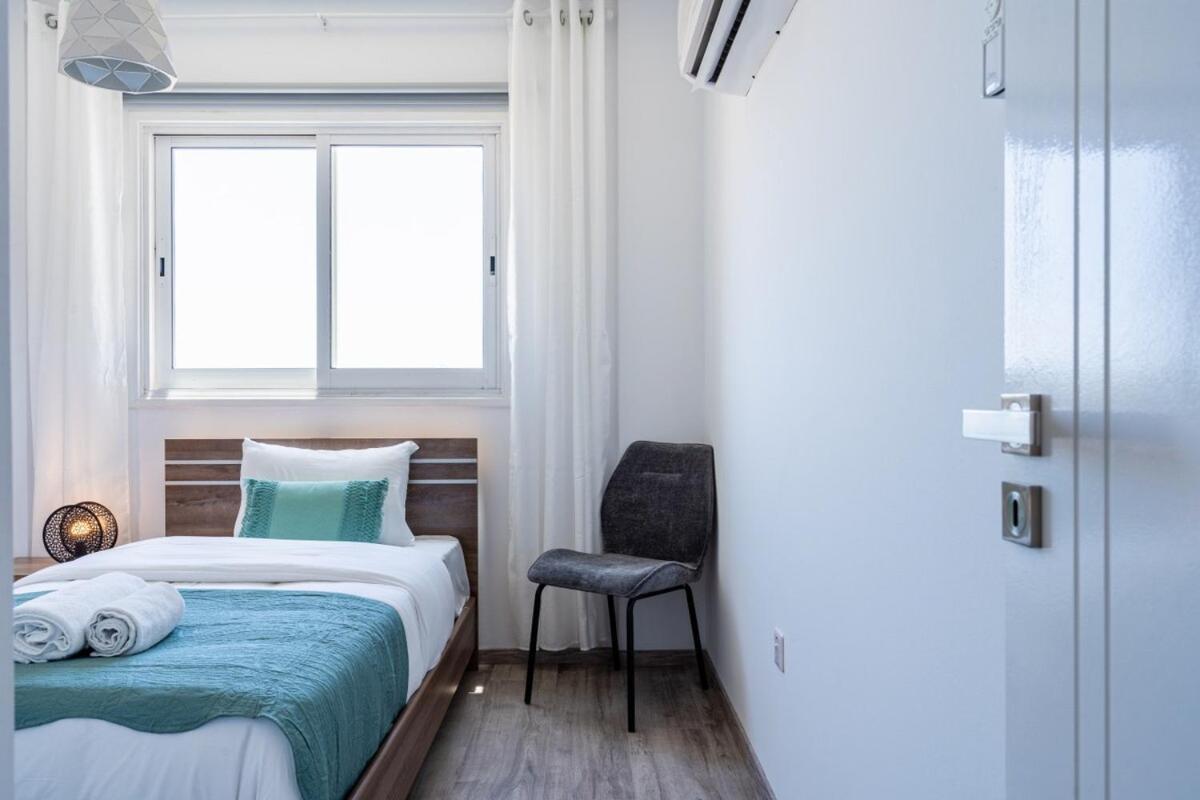 Olympus Stylish 2-br & Balcony In *