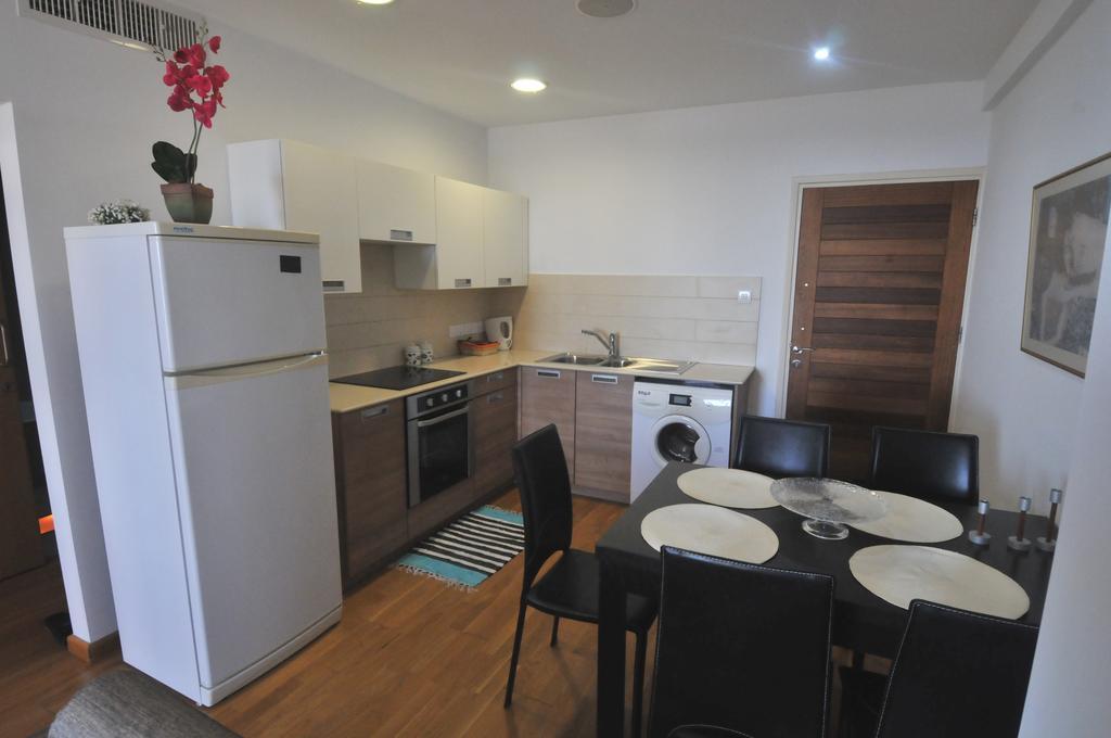 Apartment Ithaki Phinikoudes No. 102 *