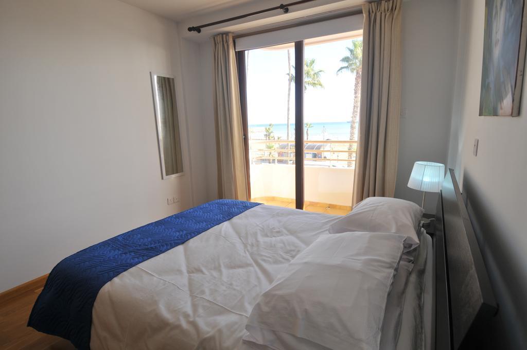 Ithaki Phinikoudes No. 102 * Larnaca