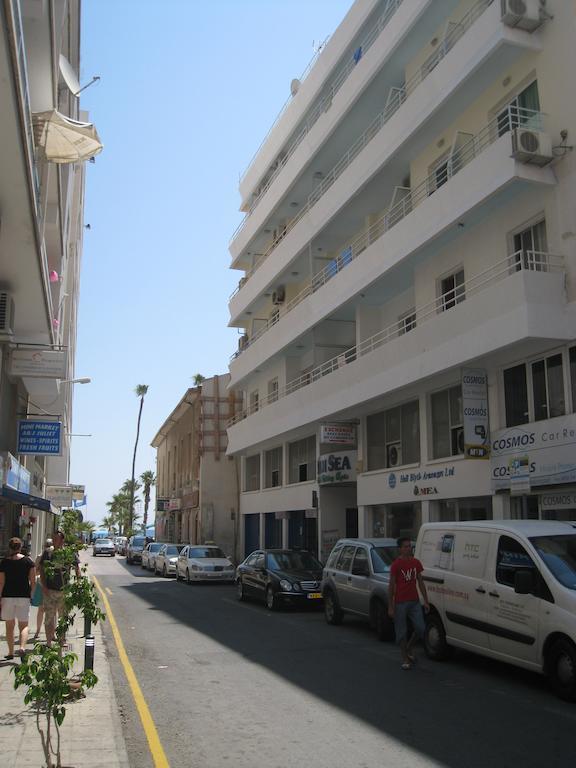 Palm Sea Beach Holiday Suites And Larnaca