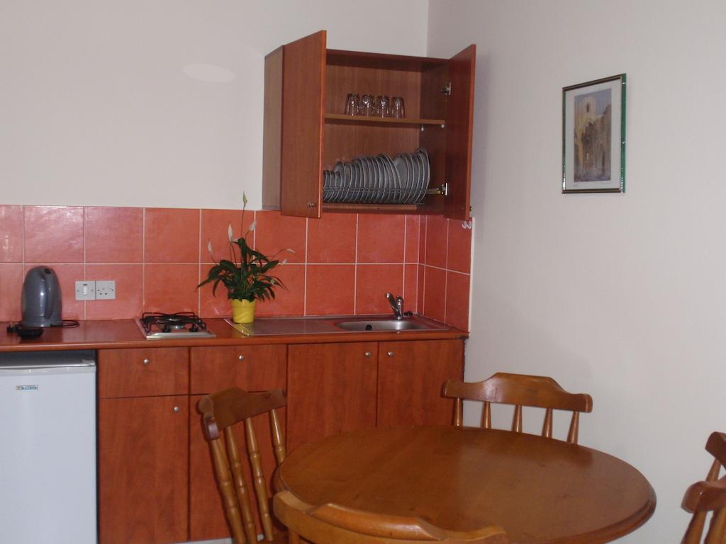Apartment Palm Sea Beach Holiday Suites And