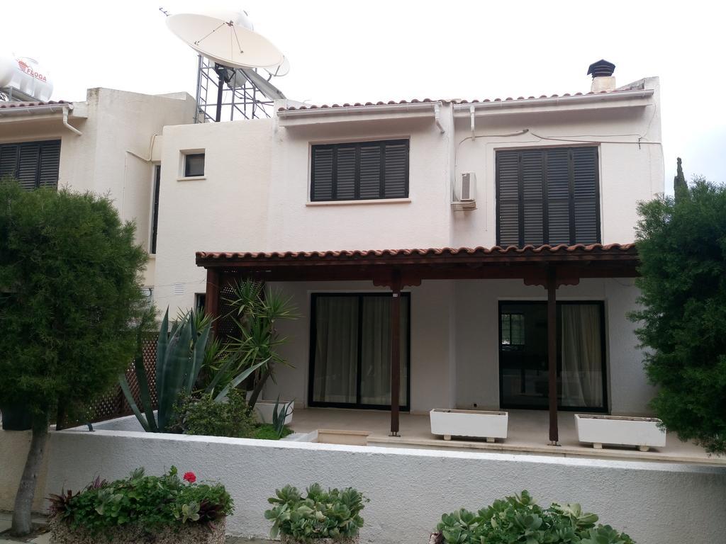Miltos House *