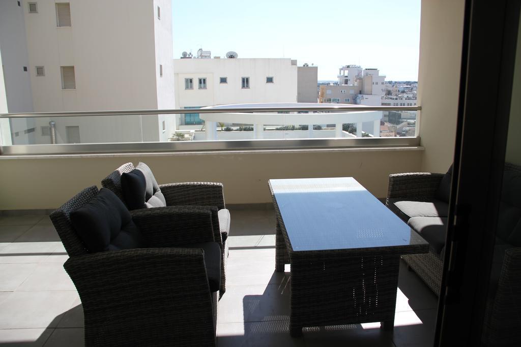 Apartment Four Lanterns Blue View