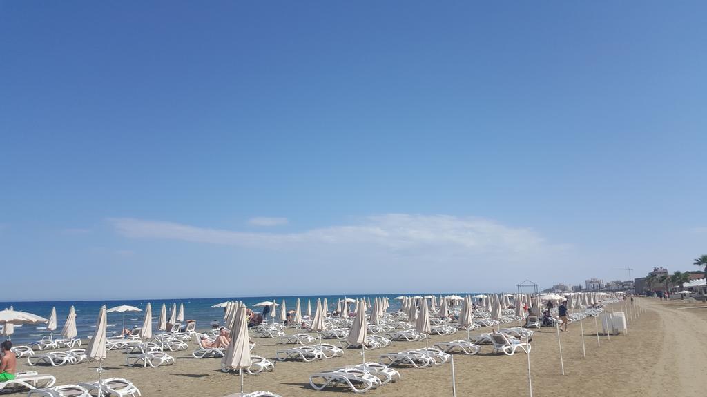 Ithaki Phinikoudes No. 106 * Larnaca
