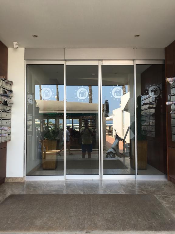 Ithaki Phinikoudes No. 102 Larnaca