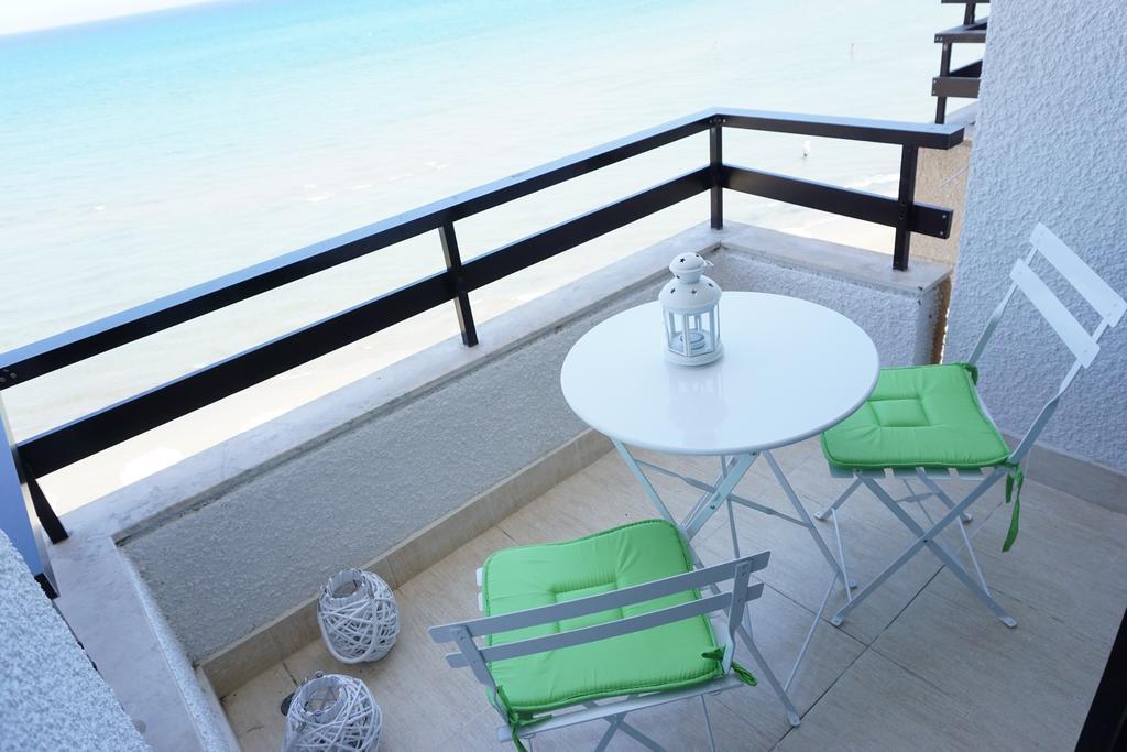 Lazuli Sea View-beachfront Ap 405 Larnaka