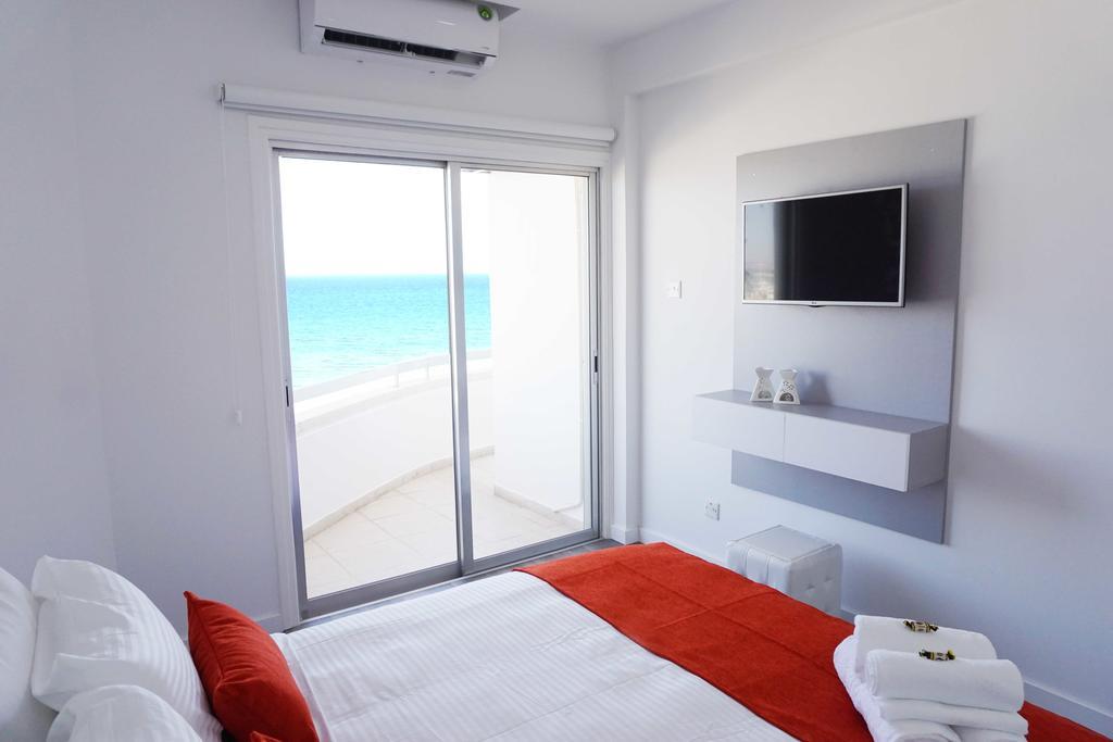 Lazuli Sea View Beachfront Ap 43 Larnaca