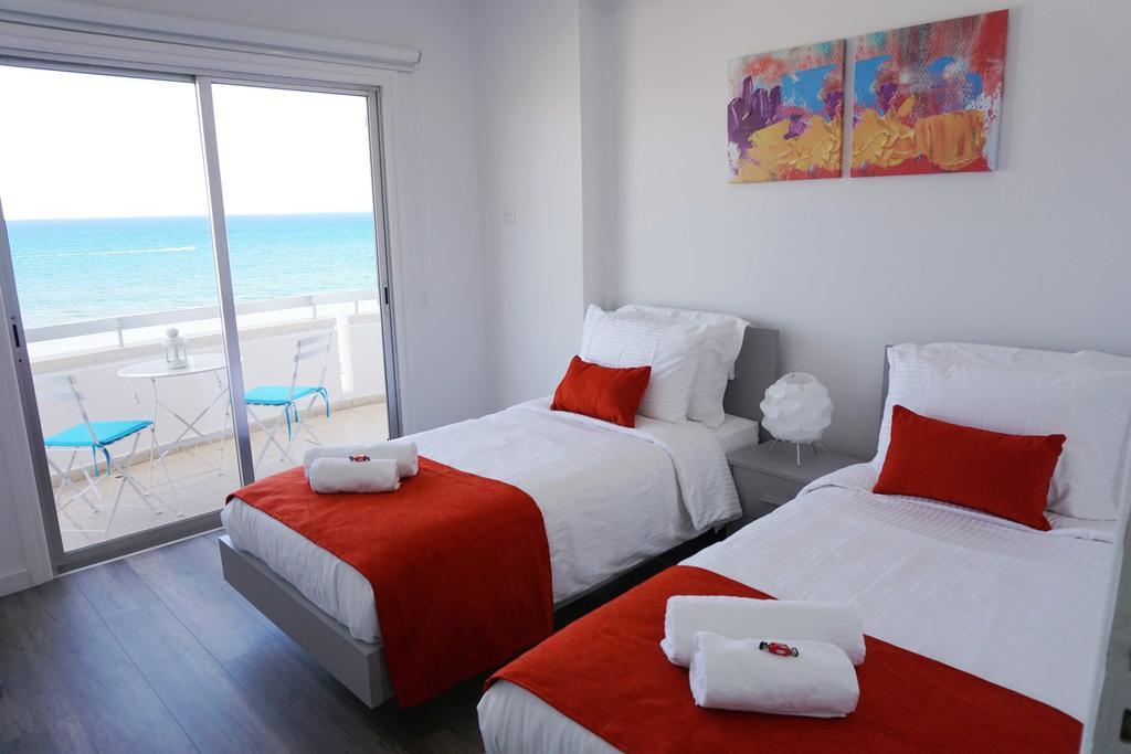 Lazuli Sea View Beachfront Ap 43 *
