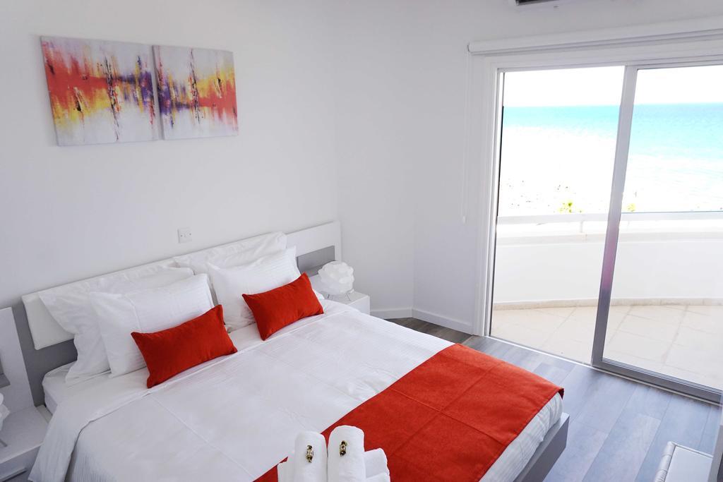 Lazuli Sea View Beachfront Ap 43 Apartment Larnaca