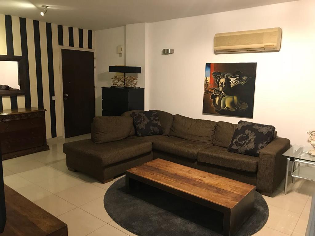Designers Apt Apartment