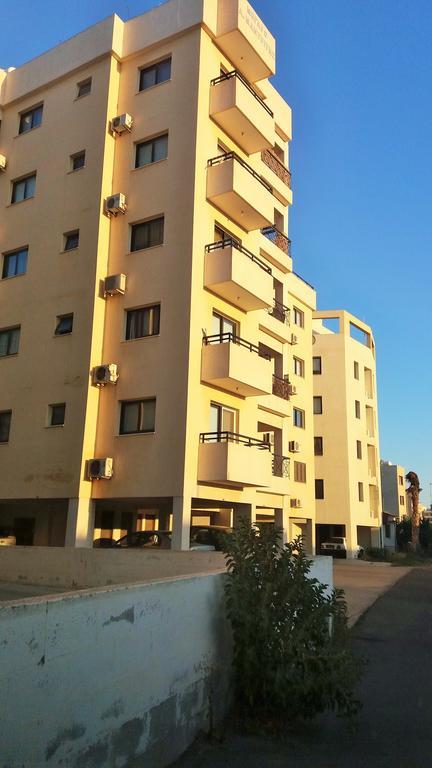 101 Mandritis Court * Lárnaca