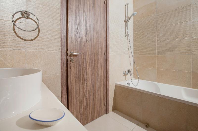 Qcc Apartment *