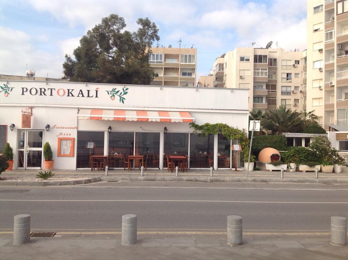 Mikis's Seagate Aprt. Larnaca