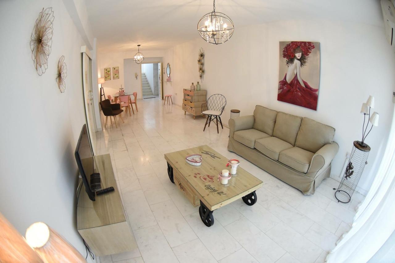 Angela's Luxury Apartment *