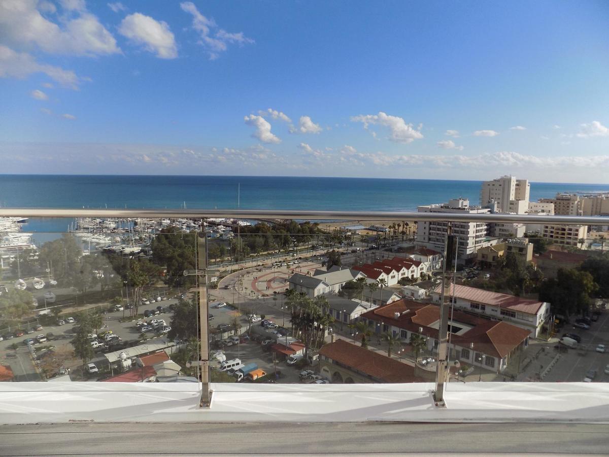3b Seaview Duplex Penthouse W Hot Tub Finikoudes Beach