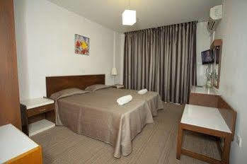 Hotel Petrou Bros *