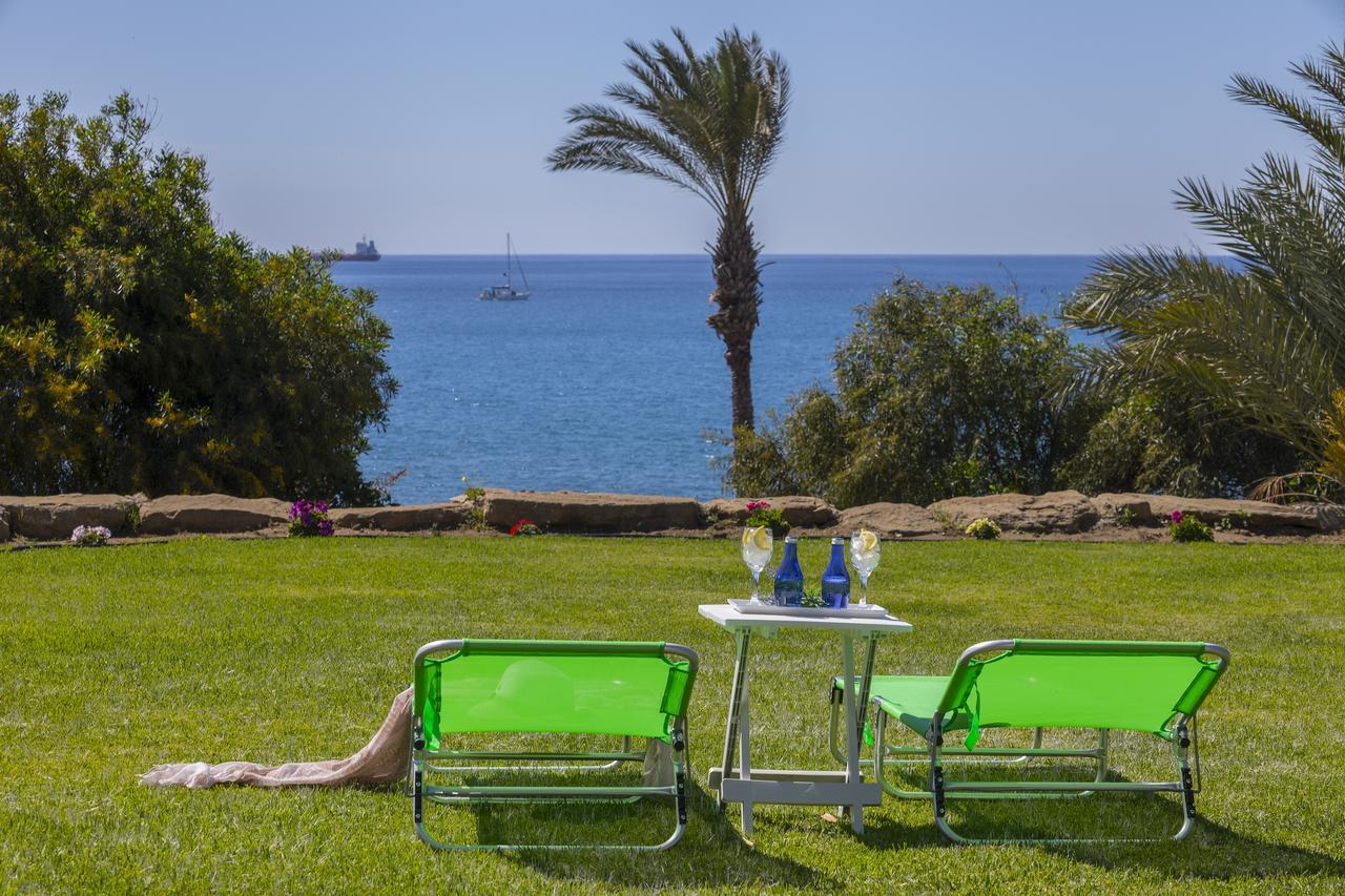 Maroni Beachfront *