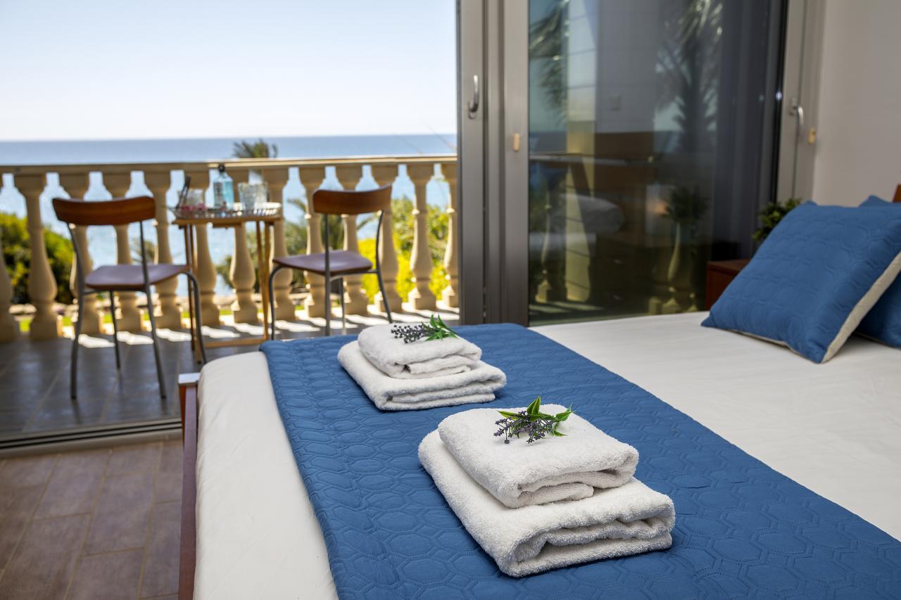 Villa Maroni Beachfront *