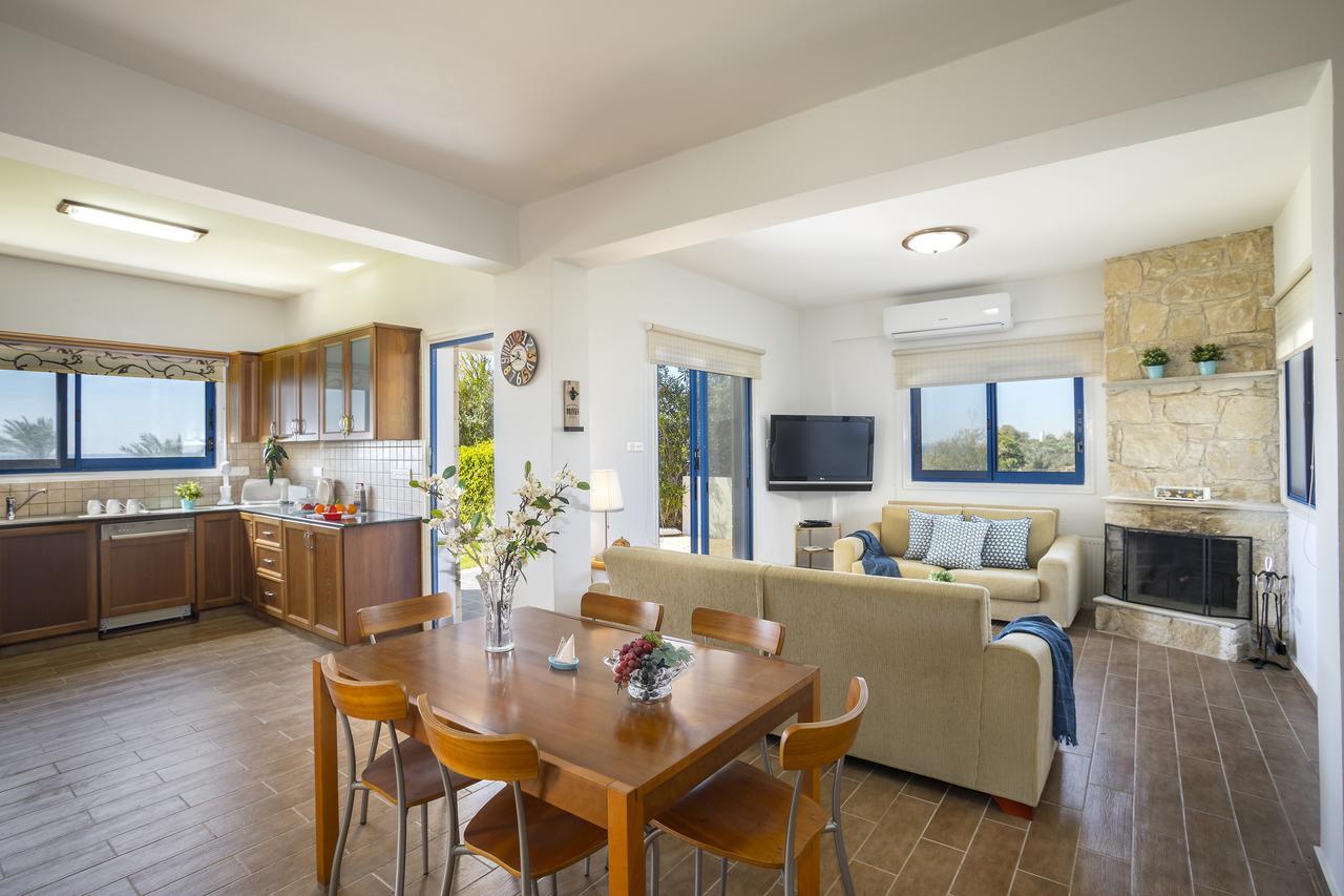 Villa Maroni Beachfront