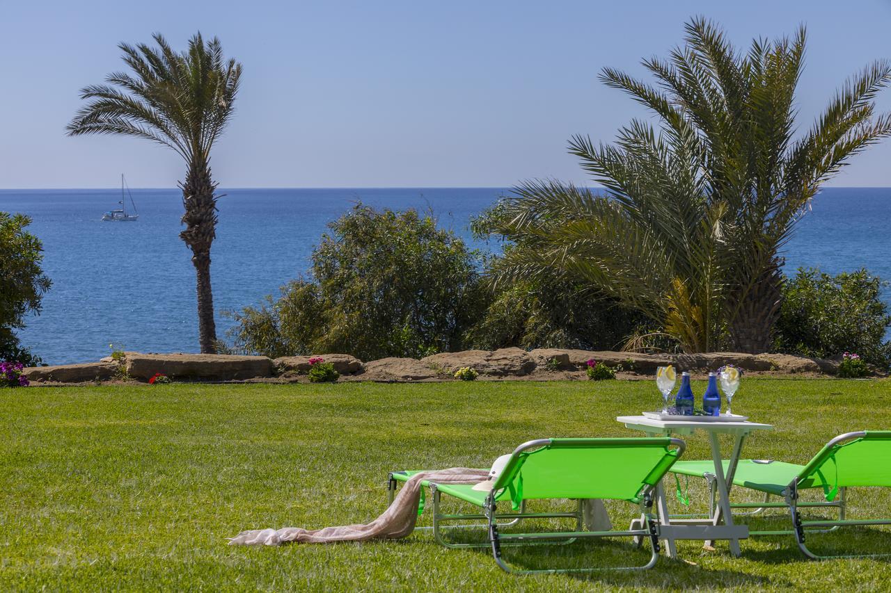 Maroni Beachfront Villa *