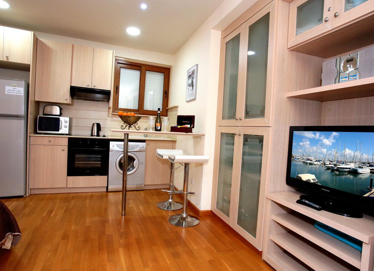 Ithaki Phinikoudes 307 Apartment Larnaca