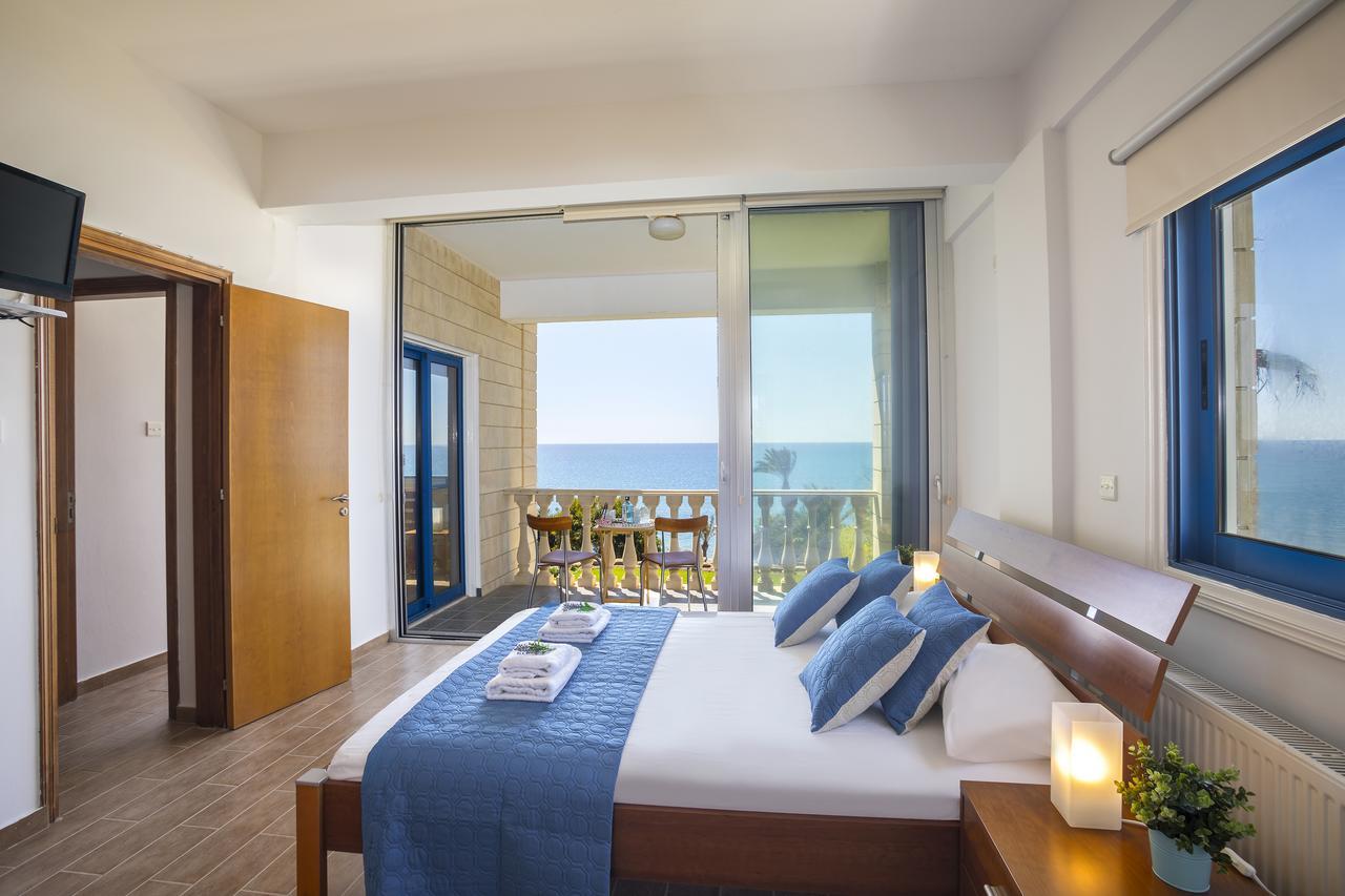 Maroni Beachfront Villa *