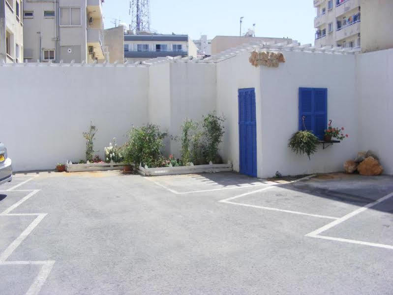Aparthotel Eleonora Larnaca