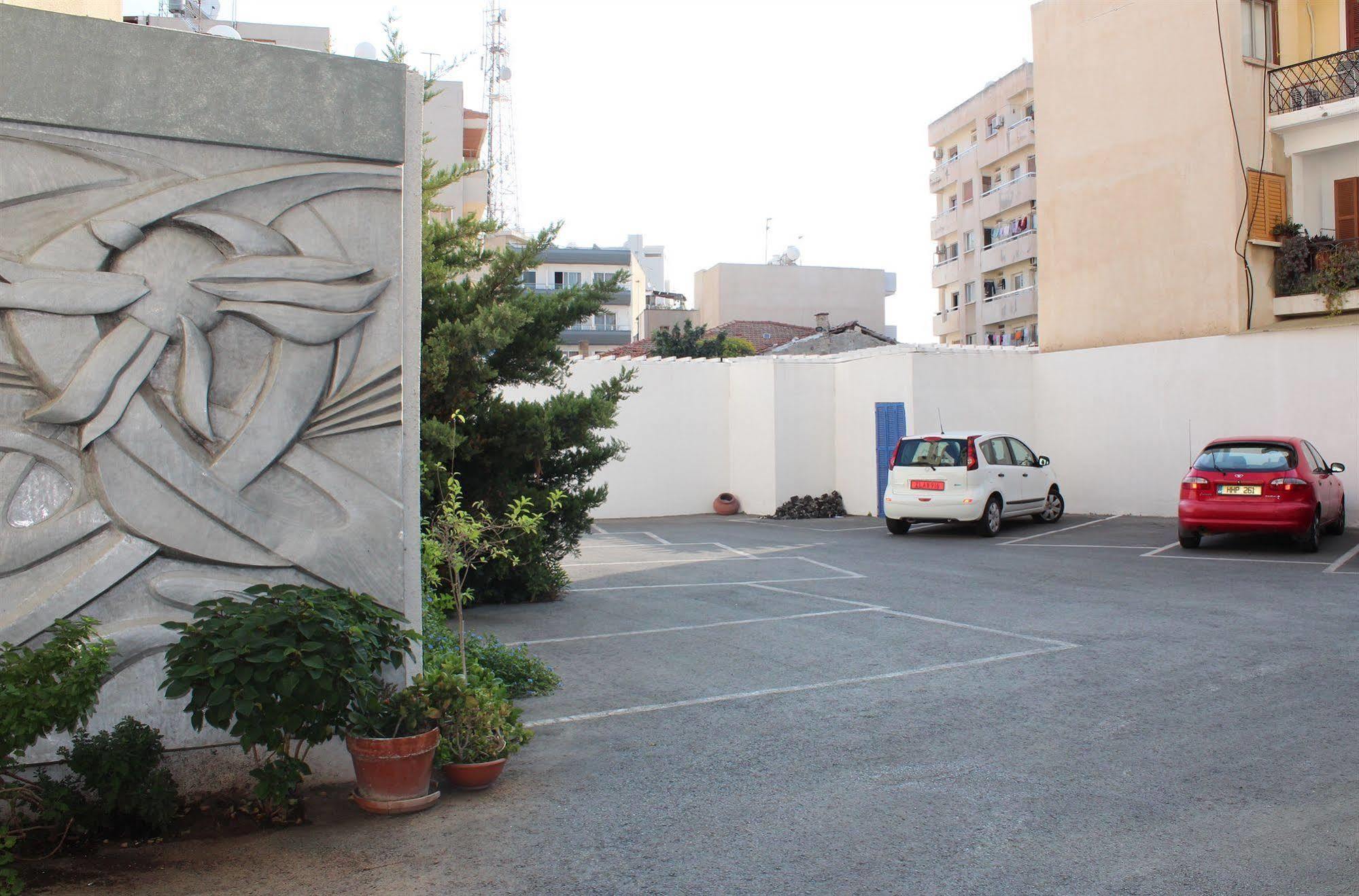 Aparthotel Eleonora 2*