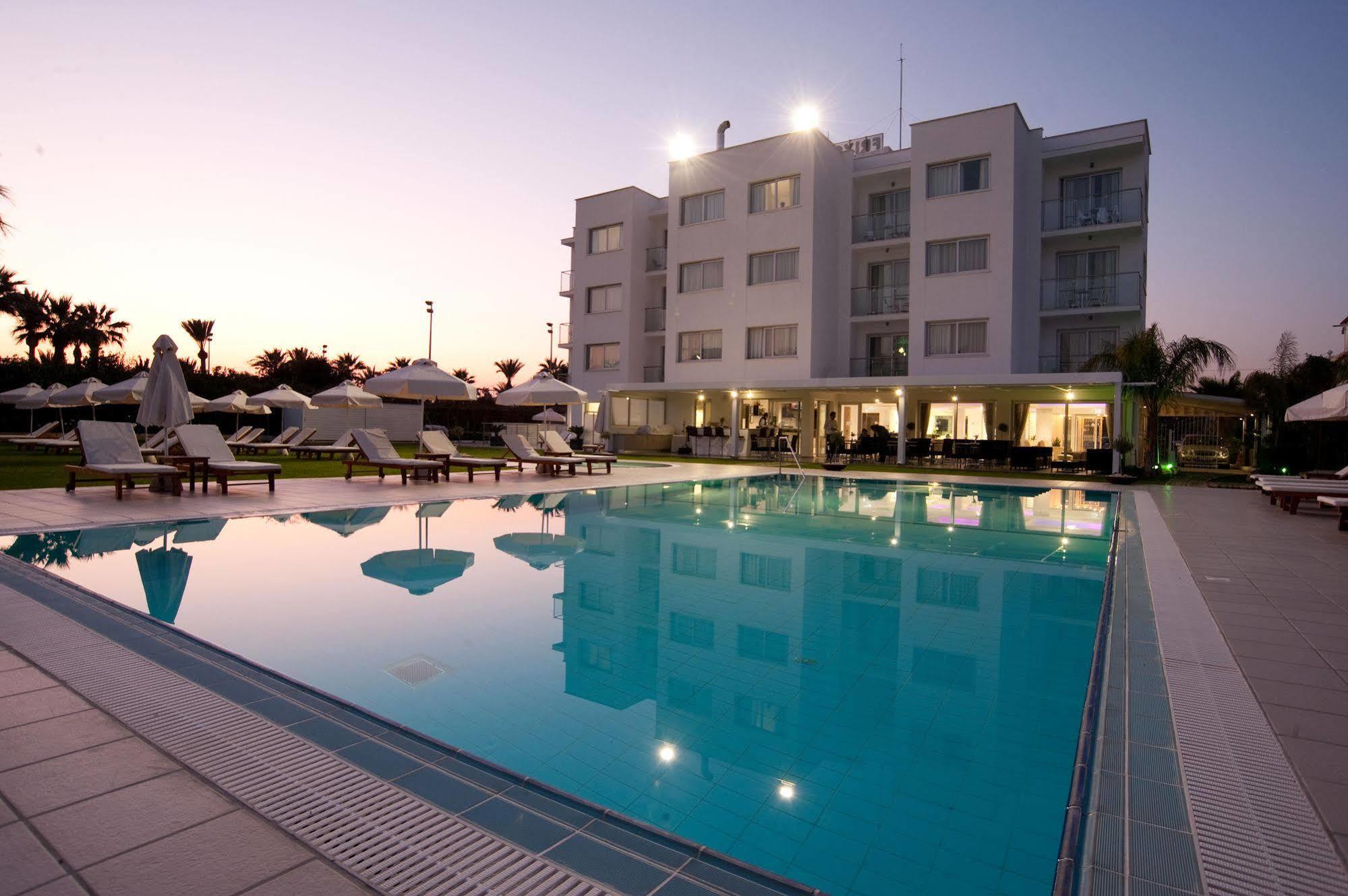 Khách sạn hẻo lánh Frixos Larnaca
