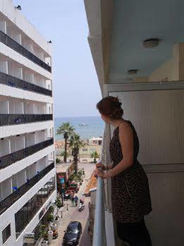 Palm Sea Beach Holiday Suites And Apartment Larnaca